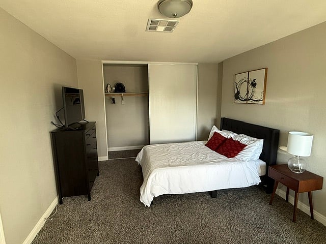 Furnished Finder property 1053489_1 photo 3