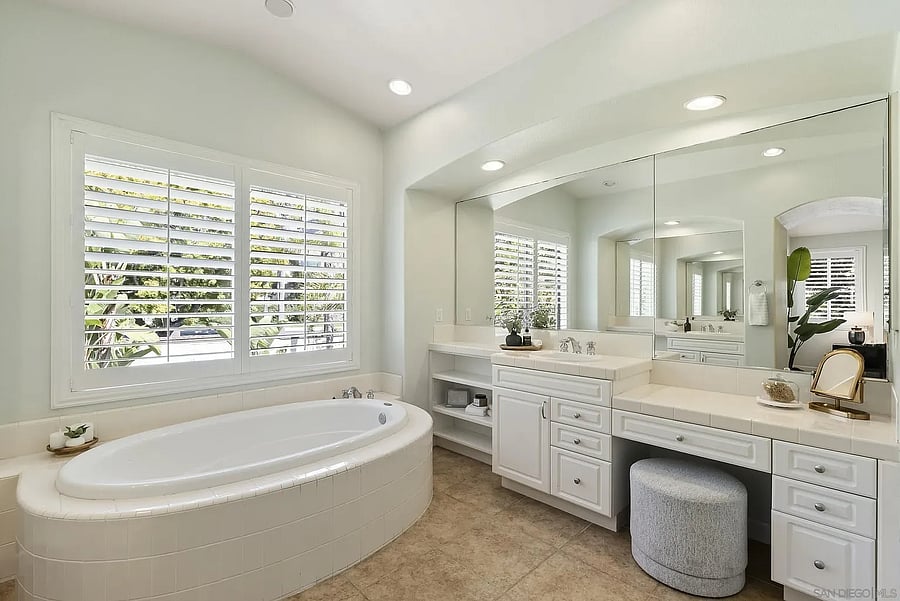 Furnished Finder property 1053507_1 photo 17