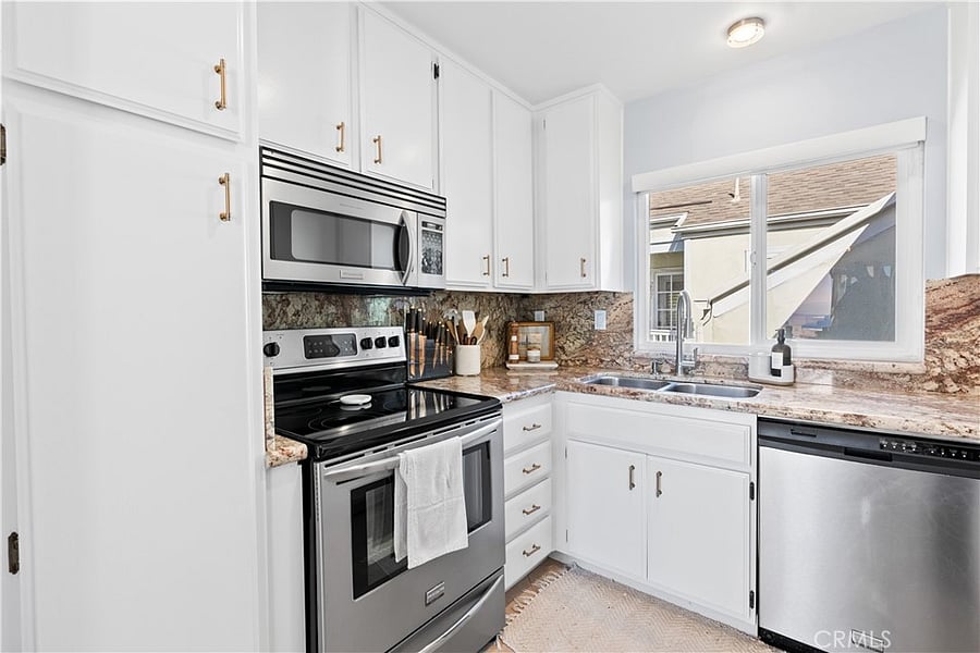 Furnished Finder property 1053617_1 photo 13