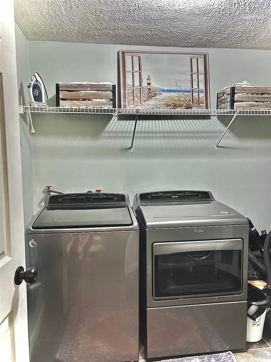lower level laundry room