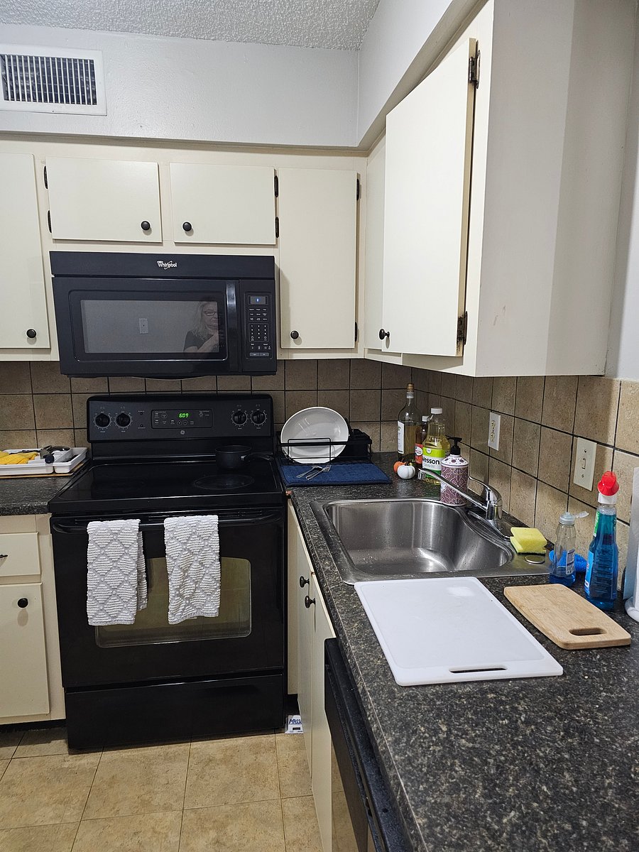 Furnished Finder property 1053730_1 photo 11