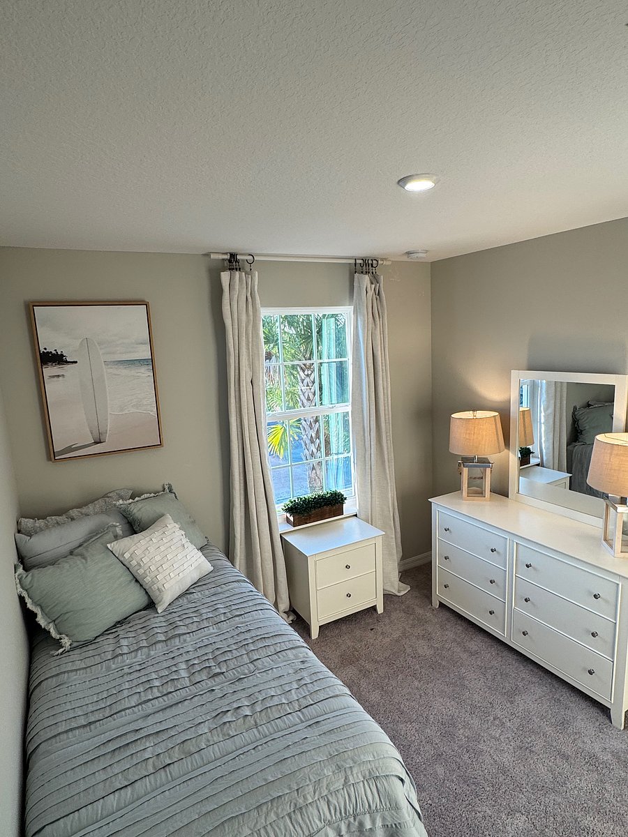 Secondary Bedroom with Twin bed