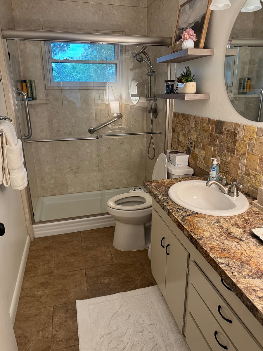 Furnished Finder property 1053758_1 photo 16