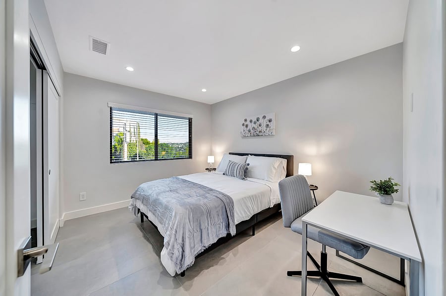 Furnished Finder property 1053847_1 photo 13