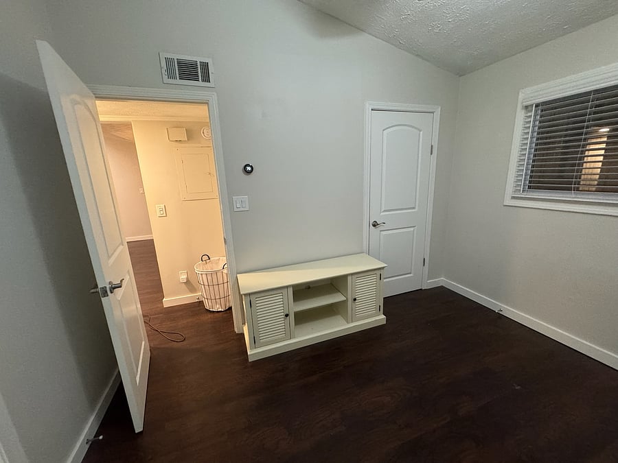 Furnished Finder property 1053896_1 photo 8