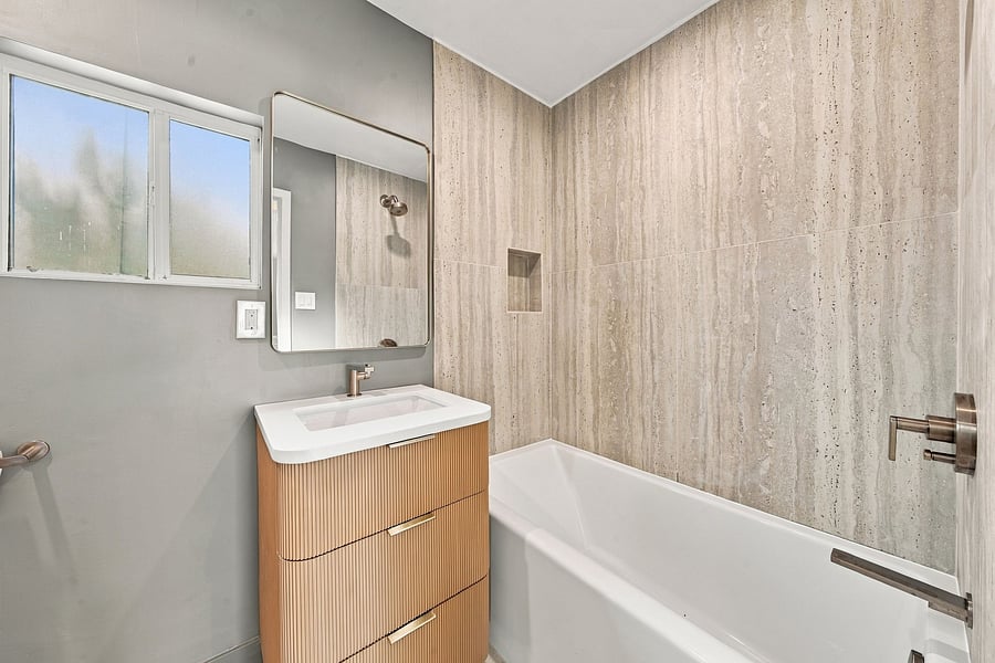 Furnished Finder property 1054003_1 photo 11