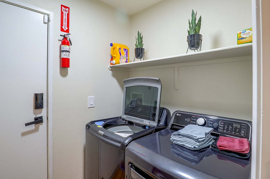 Furnished Finder property 1054058_1 photo 12