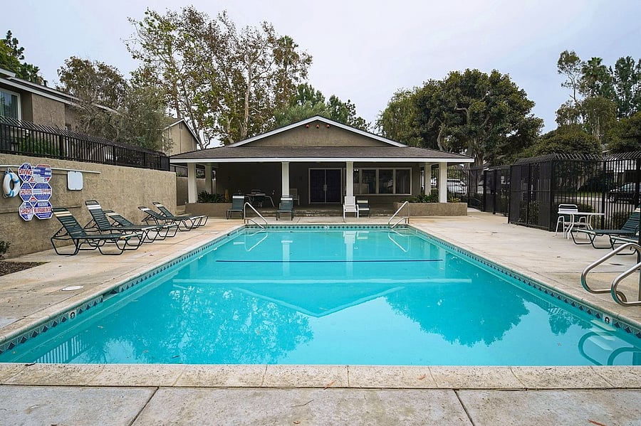 Furnished Finder property 1054060_1 photo 3