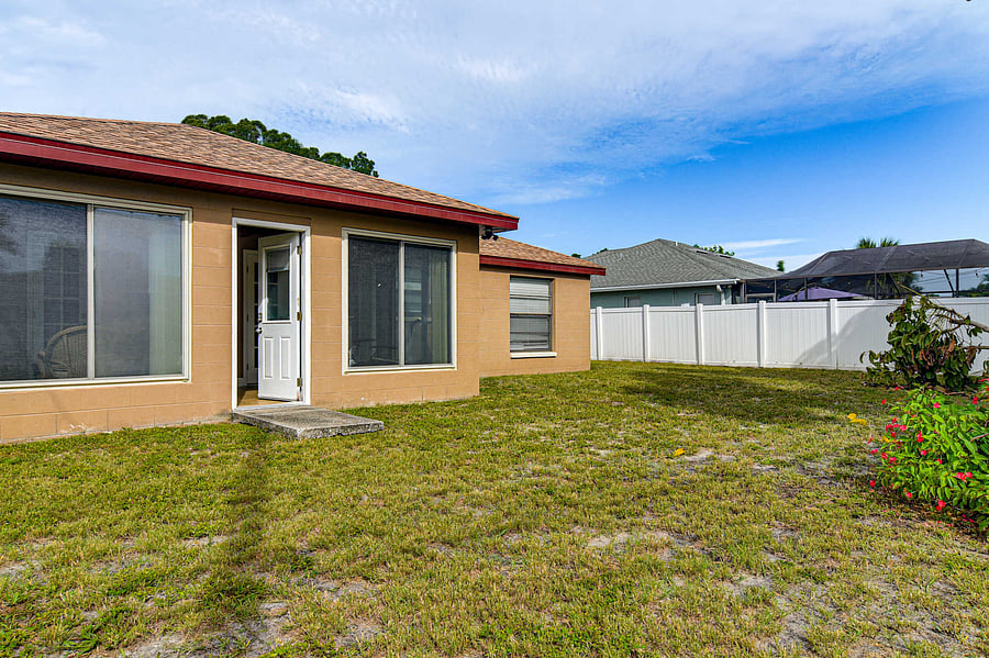 Furnished Finder property 1054085_1 photo 22