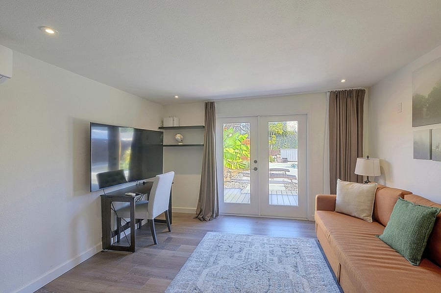 Furnished Finder property 1054099_1 photo 24