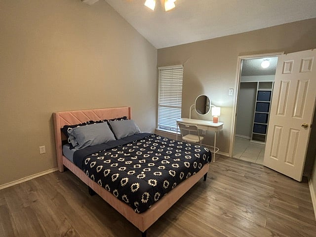Furnished Finder property 1054206_1 photo 8