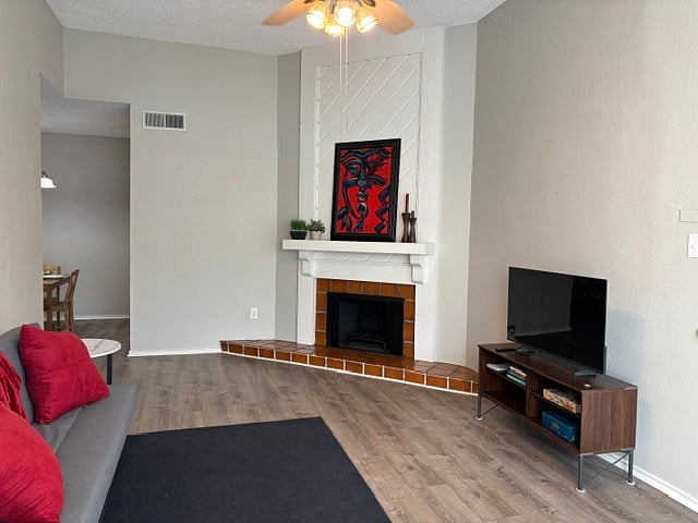 Furnished Finder property 1054206_1 photo 2