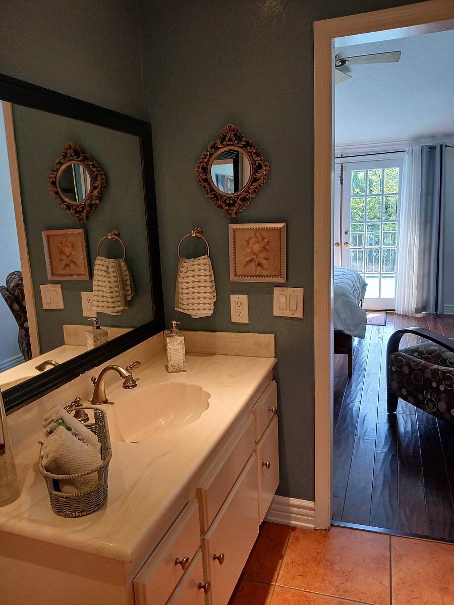 Furnished Finder property 1054253_1 photo 6