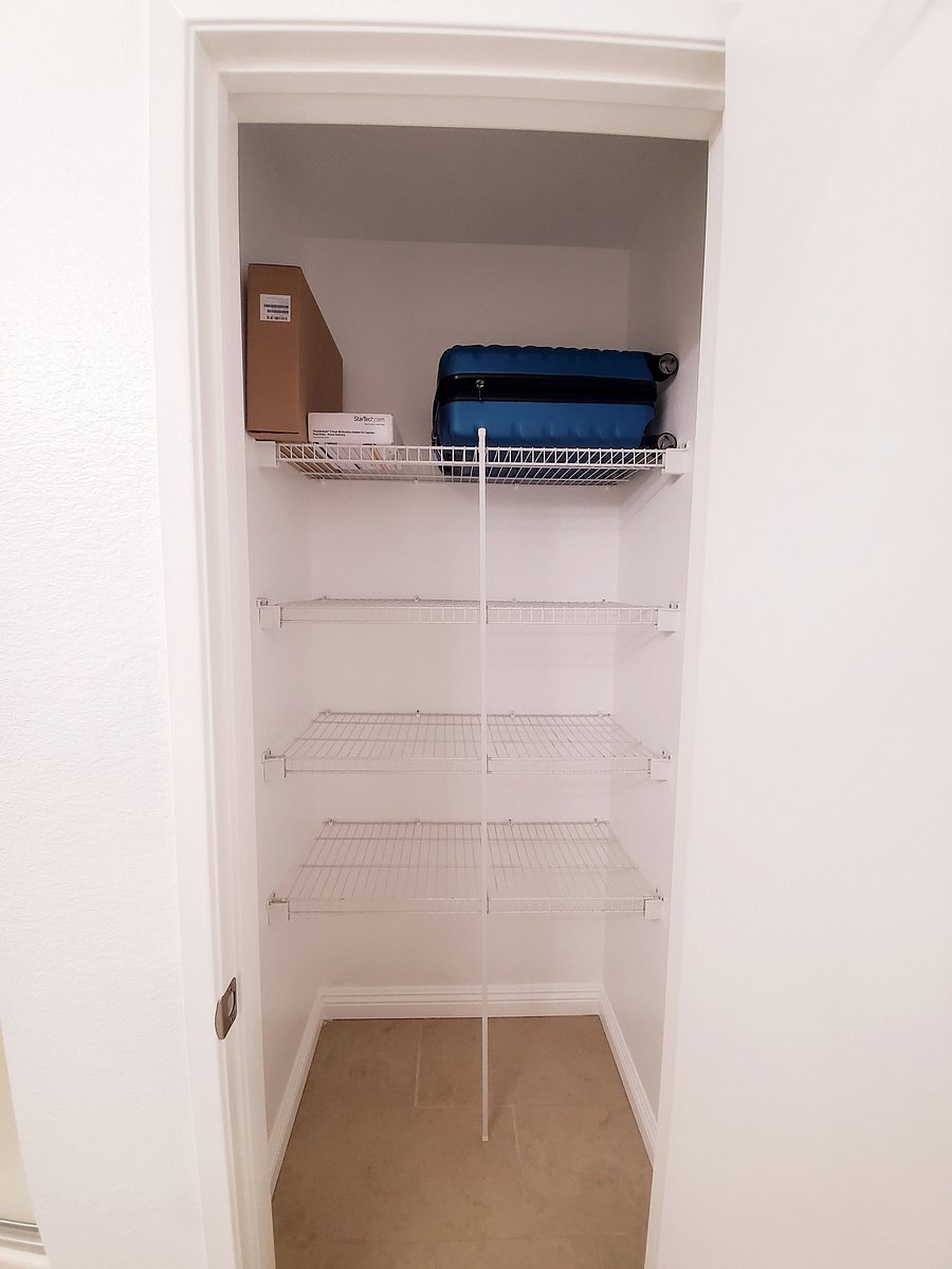 Master Bedroom: Extra storage