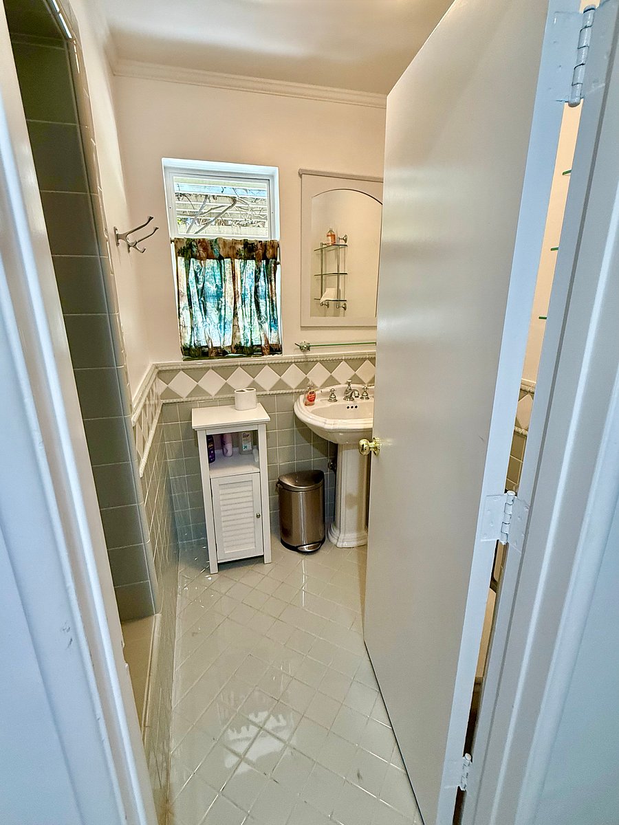 Furnished Finder property 1054365_1 photo 17