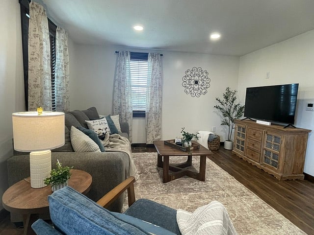 Furnished Finder property 1054372_1 photo 5