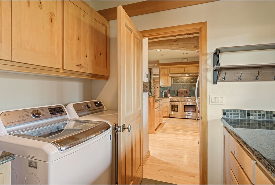 Furnished Finder property 1054453_1 photo 31
