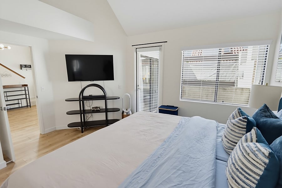 Furnished Finder property 1054494_1 photo 32