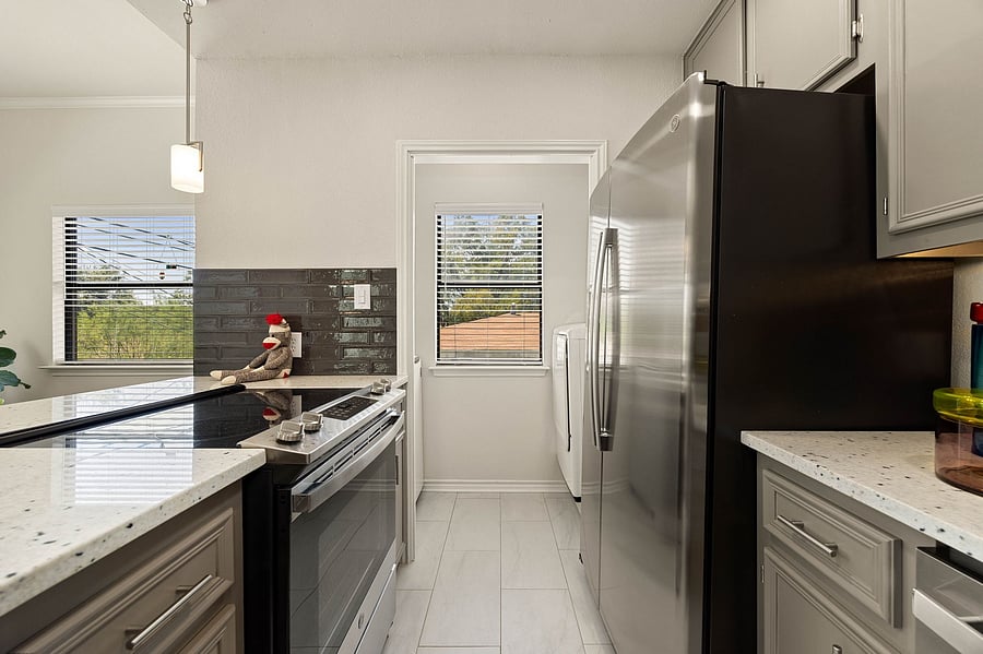 Furnished Finder property 1054599_1 photo 2