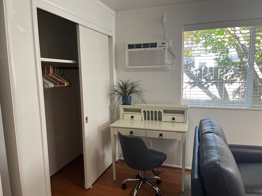 Furnished Finder property 1054660_1 photo 4