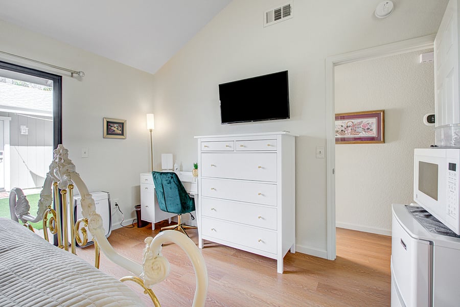 Furnished Finder property 1054683_1 photo 2