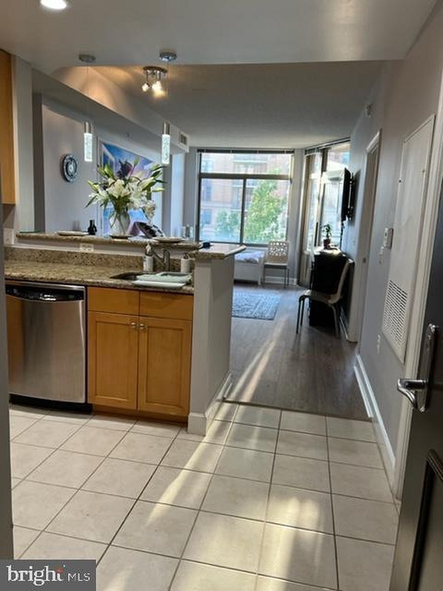 Furnished Finder property 1054746_1 photo 2