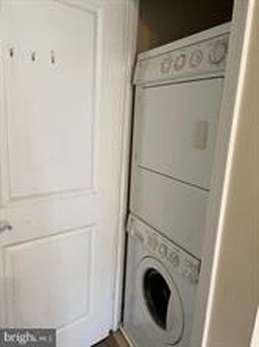 Furnished Finder property 1054746_1 photo 12