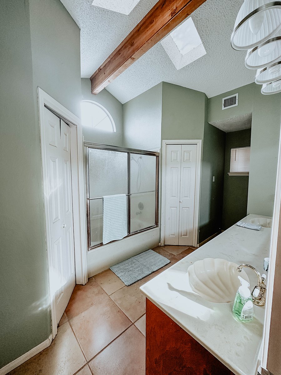 Furnished Finder property 1054816_1 photo 11