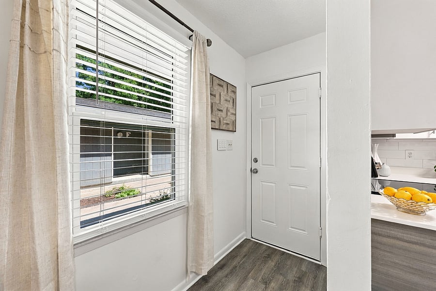Furnished Finder property 1054852_1 photo 6
