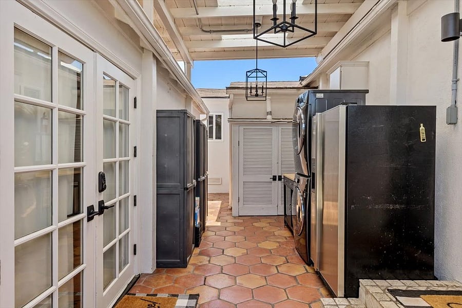 Furnished Finder property 1054881_1 photo 4