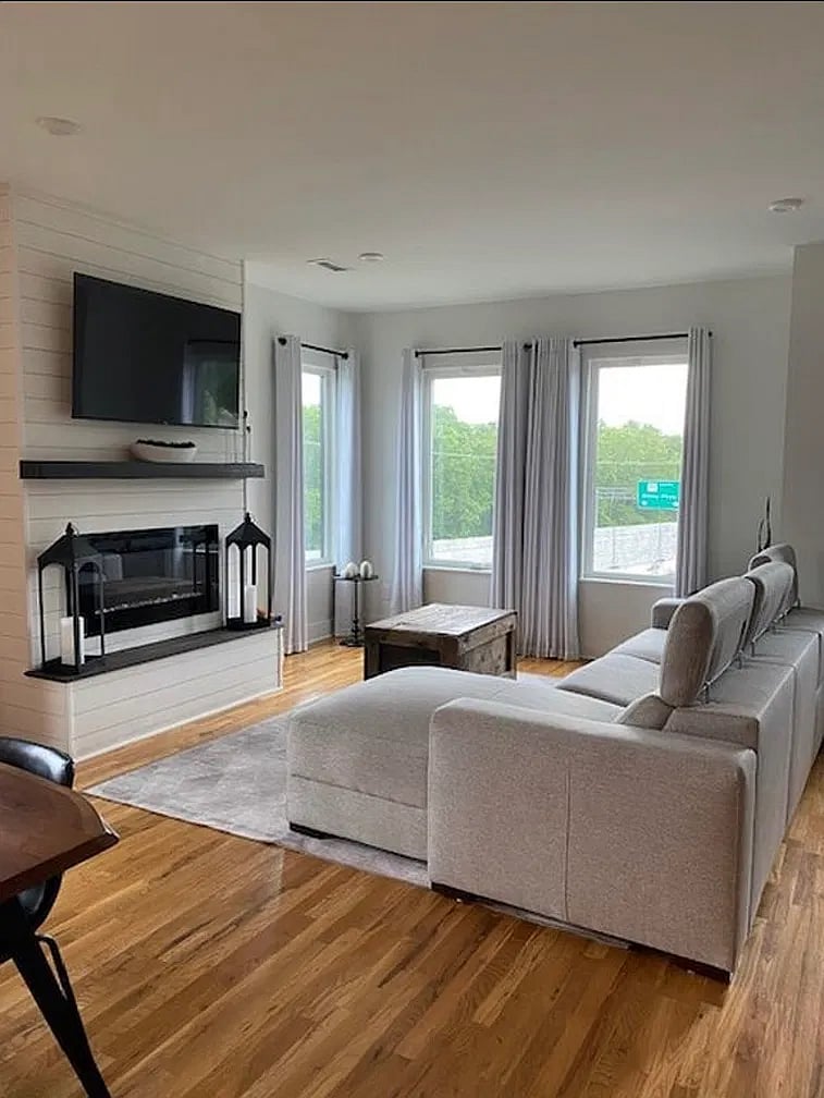Furnished Finder property 1054883_1 photo 3