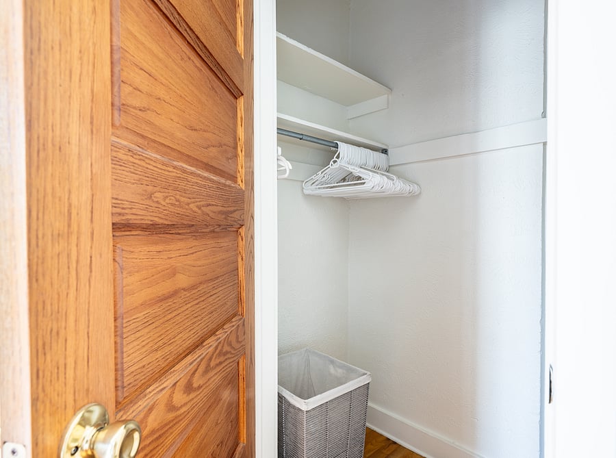 bedroom walk in closet