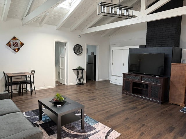 Furnished Finder property 1055077_1 photo 3