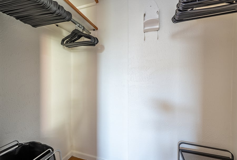 bedroom walk in closet