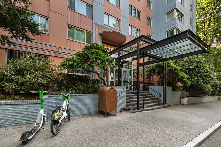 Furnished Finder property 1055111_1 photo 25