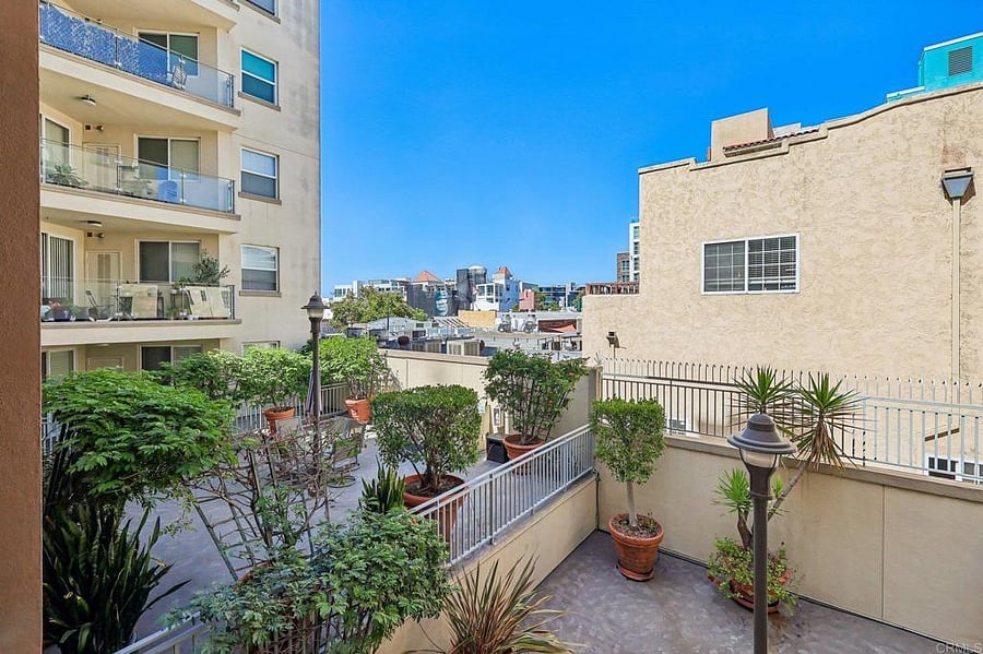 Furnished Finder property 1055194_1 photo 30