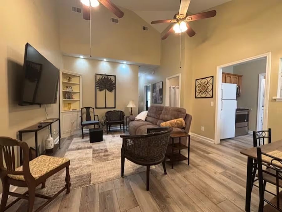 Furnished Finder property 1055197_1 photo 2