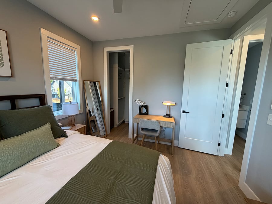 Furnished Finder property 1055257_1 photo 11