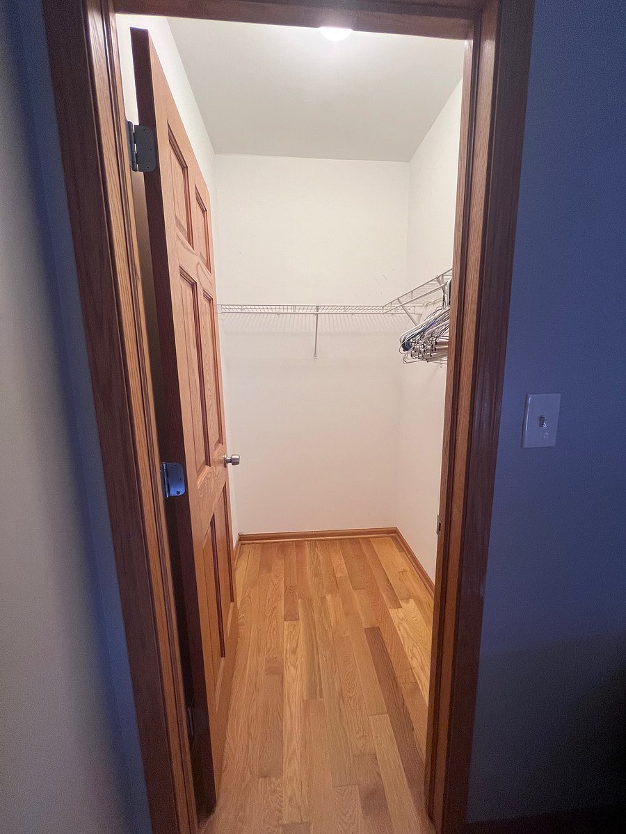 Walk-in closet