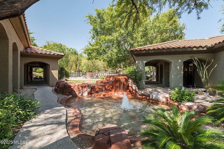 Furnished Finder property 1055486_1 photo 25