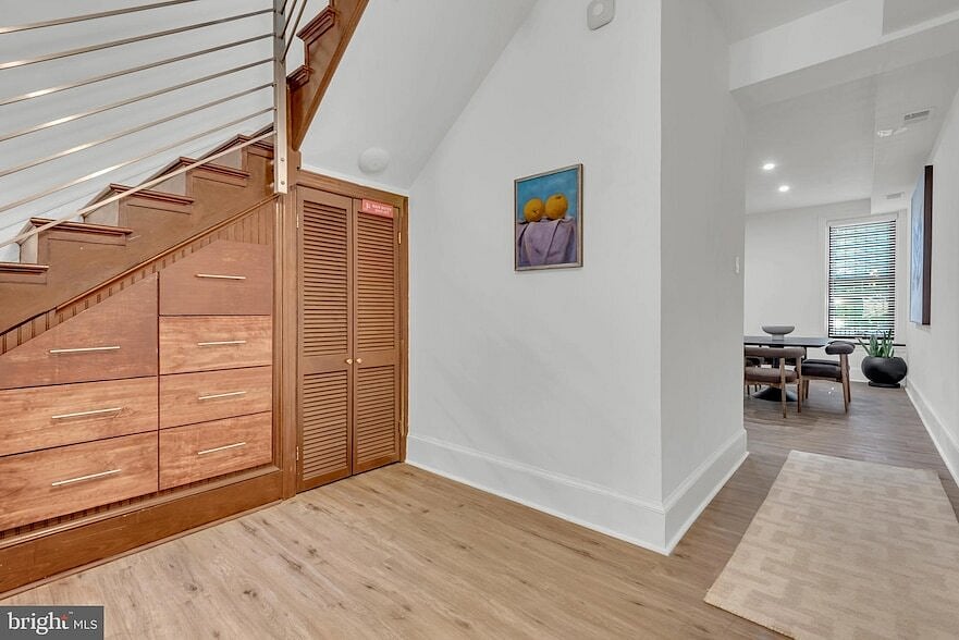 Furnished Finder property 1055495_1 photo 6