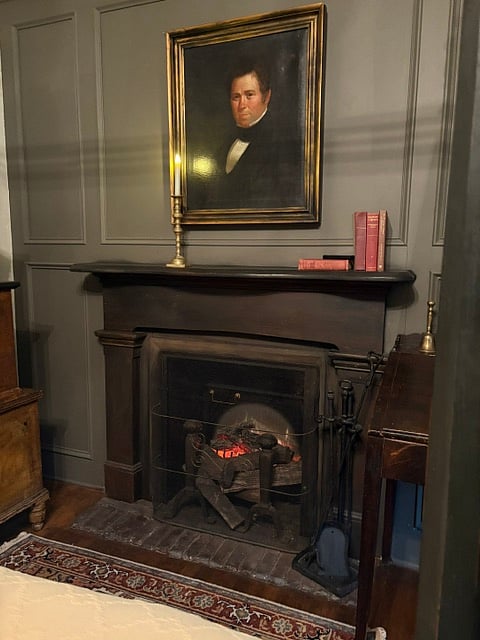 A very natural electric fireplace in Bed Chamber
