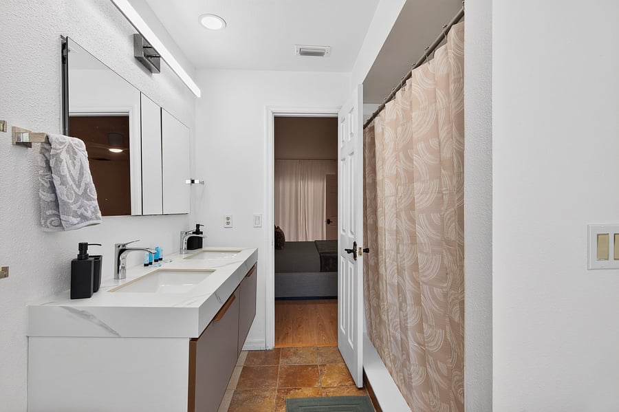 Furnished Finder property 1055538_1 photo 35