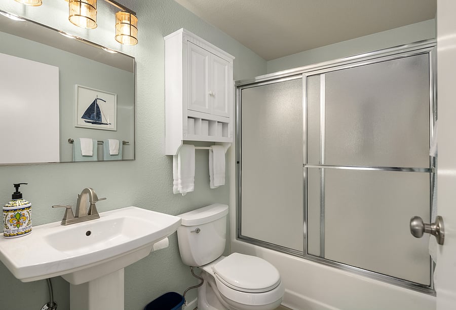Main bathroom