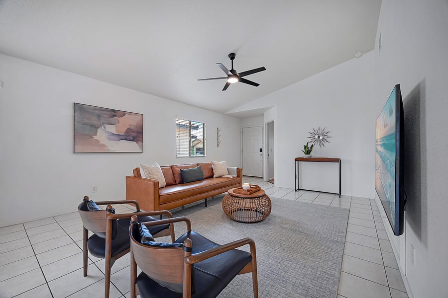 Open, comfortable living spaces provide plenty of room to gather, unwind, and enjoy everyday life at Silverado.