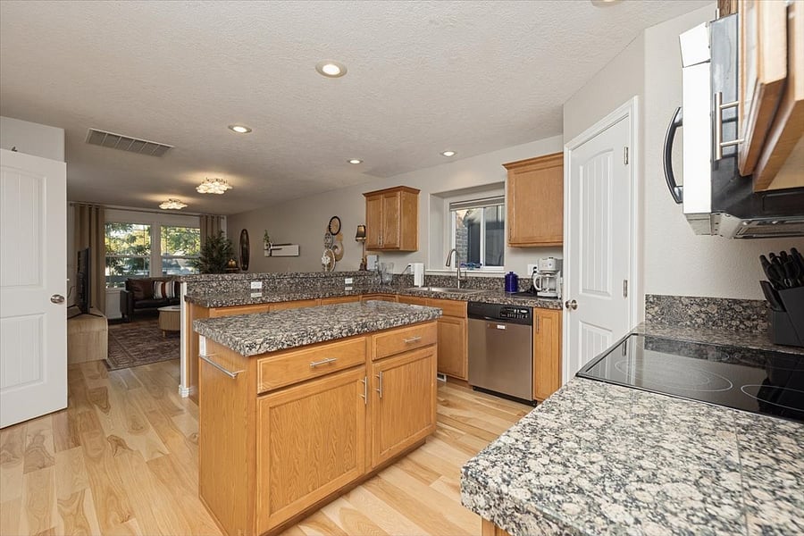 Furnished Finder property 1055598_2 photo 27