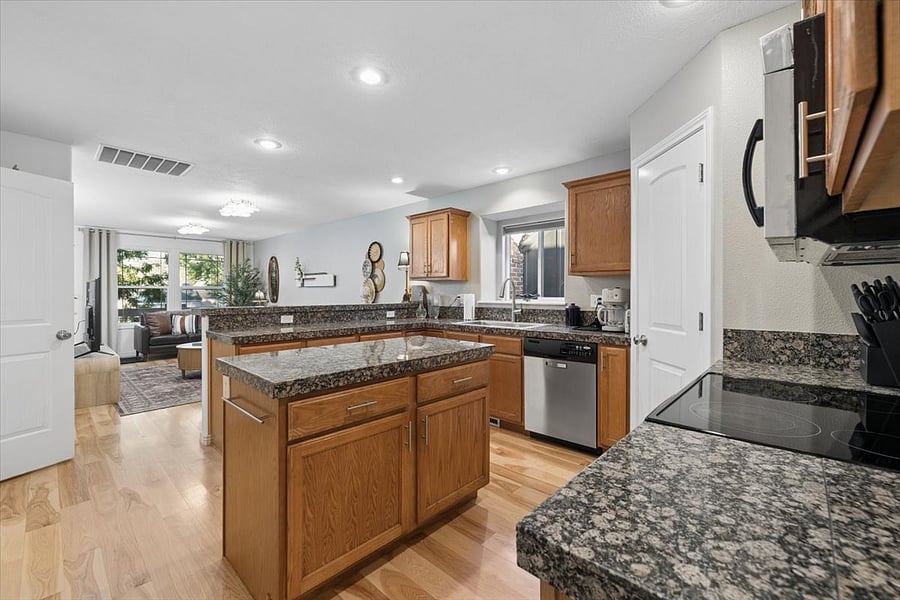 Furnished Finder property 1055598_2 photo 26