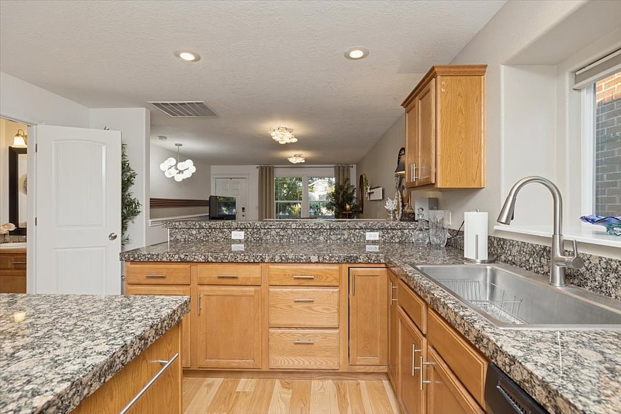 Furnished Finder property 1055598_4 photo 24