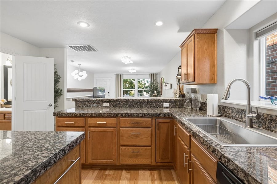 Furnished Finder property 1055598_5 photo 23