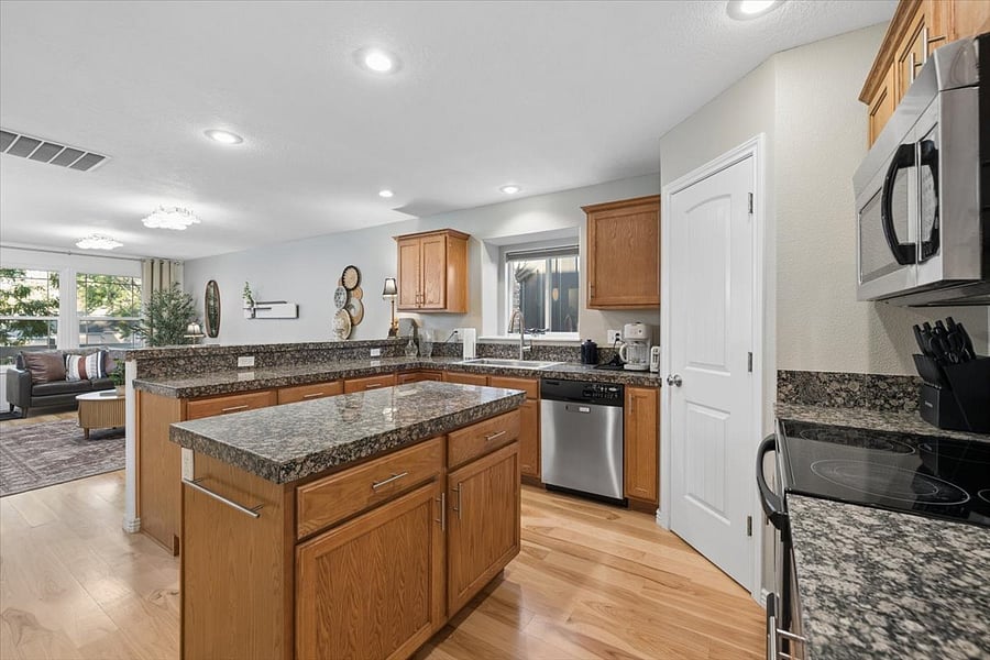 Furnished Finder property 1055598_5 photo 20